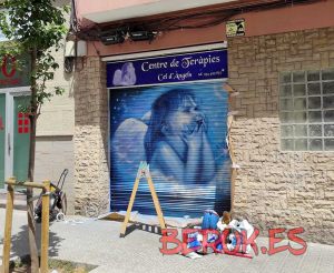 Persiana Angel Centre De Terapies Barcelona Graffiti 300x100000
